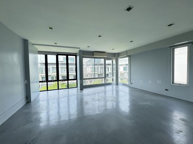 B-Square Rama 9 - Mengjai, Bangkok, Soi Sahakanpramoon, Wang Thonglang, Bangkok, 5 Bedrooms, 350 sqm, Townhouse For Rent, by Achiwara Panusan, 500580923 - DDproperty.com