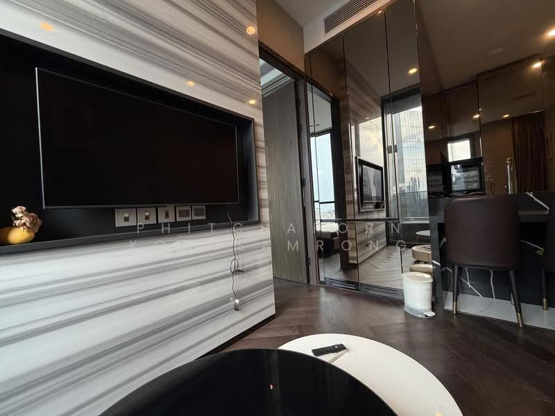 The Esse Sukhumvit 36, Bangkok, Soi Sukhumvit 36, Sukhumvit Road, Phra Kanong, Khlong Toei, Bangkok, 1 Bedroom, 45 sqm, Condo For Rent, by Phitchaporn Kongsamrong, 500580950 - DDproperty.com