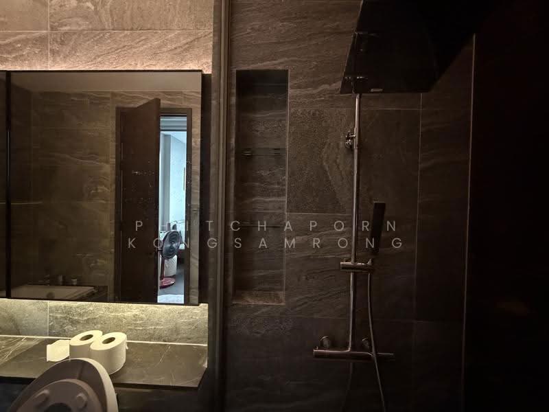 The Esse Sukhumvit 36, Bangkok, Soi Sukhumvit 36, Sukhumvit Road, Phra Kanong, Khlong Toei, Bangkok, 1 Bedroom, 45 sqm, Condo For Rent, by Phitchaporn Kongsamrong, 500580950 - DDproperty.com