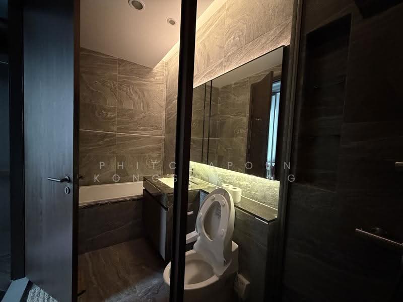 The Esse Sukhumvit 36, Bangkok, Soi Sukhumvit 36, Sukhumvit Road, Phra Kanong, Khlong Toei, Bangkok, 1 Bedroom, 45 sqm, Condo For Rent, by Phitchaporn Kongsamrong, 500580950 - DDproperty.com