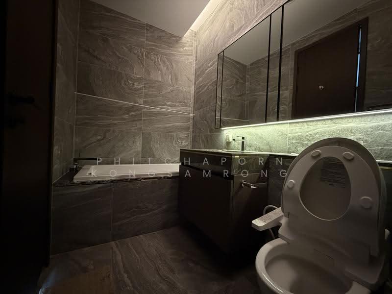 The Esse Sukhumvit 36, Bangkok, Soi Sukhumvit 36, Sukhumvit Road, Phra Kanong, Khlong Toei, Bangkok, 1 Bedroom, 45 sqm, Condo For Rent, by Phitchaporn Kongsamrong, 500580950 - DDproperty.com