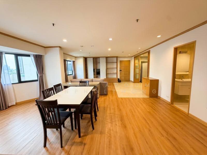 Baan Suanpetch, Bangkok, 18 Soi Sukhumvit 39, Khlong Tan Nua, Watthana, Bangkok, 3 Bedrooms, 130 sqm, Condo For Rent, by Kitsadapoom Wanpholthong, 500580955 - DDproperty.com