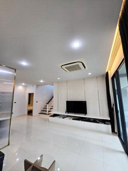 Setthasiri-Krungthep Kreetha 2, Bangkok, Krungthep Kreetha Road, Hua Mak, Bang Kapi, Bangkok, 4 Bedrooms, 300 sqm, Single Detached House For Rent, by นัฐพงค์ มณีอัครเนตร, 500580963 - DDproperty.com