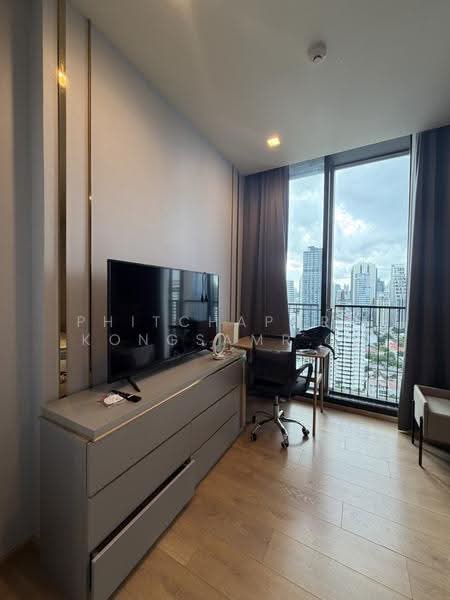 Noble Around Sukhumvit 33, Bangkok, 17 Soi Sukhumvit 33, Khlong Tan Nua, Watthana, Bangkok, 1 Bedroom, 33 sqm, Condo For Rent, by Phitchaporn Kongsamrong, 500580991 - DDproperty.com