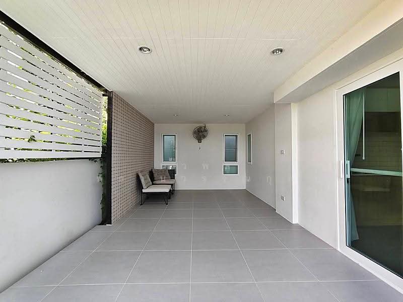 Pruklada Suvarnabhumi, Samut Prakan, ลาดกระบัง 54, Srisa Chorakhe Noi, Bang Sao Thong, Samut Prakan, 3 Bedrooms, 284 sqm, Single Detached House For Rent, by นวพล พิธานวรรณกุล, 500581032 - DDproperty.com