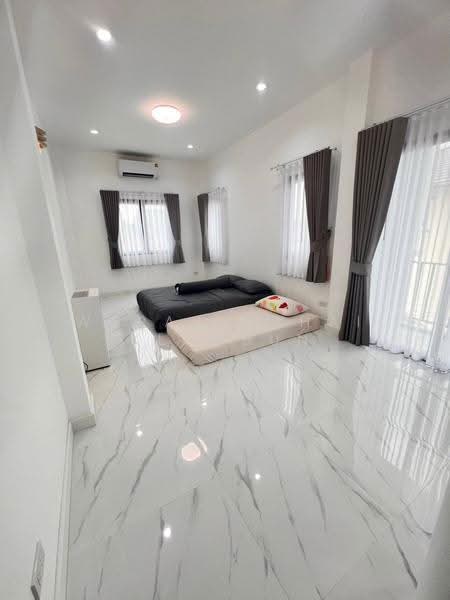 4-BR House, Bangkok, Suan Luang, Bangkok, 4 Bedrooms, 200 sqm, Single Detached House For Sale, by Woraruethai Klumbun, 500581144 - DDproperty.com