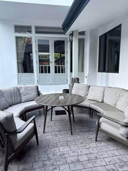 5-BR House, Bangkok, Khlong Tan Nua, Watthana, Bangkok, 5 Bedrooms, 700 sqm, Single Detached House For Rent, by Woraruethai Klumbun, 500581150 - DDproperty.com