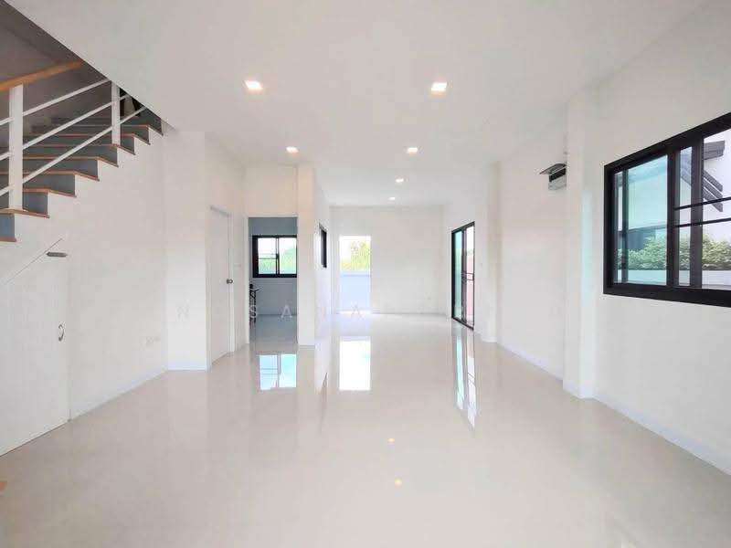 บ้านแฝด คลองสาม, Pathum Thani, Khlong Sam, Khlong Luang, Pathum Thani, 4 Bedrooms, 155 sqm, Semi-Detached House (Twin House) For Sale, by Angsanaporn D, 500581178 - DDproperty.com