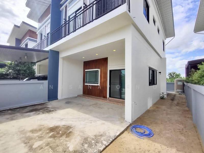 บ้านแฝด คลองสาม, Pathum Thani, Khlong Sam, Khlong Luang, Pathum Thani, 4 Bedrooms, 155 sqm, Semi-Detached House (Twin House) For Sale, by Angsanaporn D, 500581178 - DDproperty.com