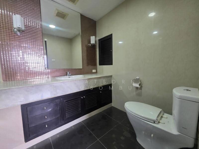 Lake Green, Bangkok, 199 Sukhumvit Soi 8, Khlong Toei, Bangkok, 2 Bedrooms, 124 sqm, Condo For Sale, by Supatsorn Promsombut, 500581194 - DDproperty.com