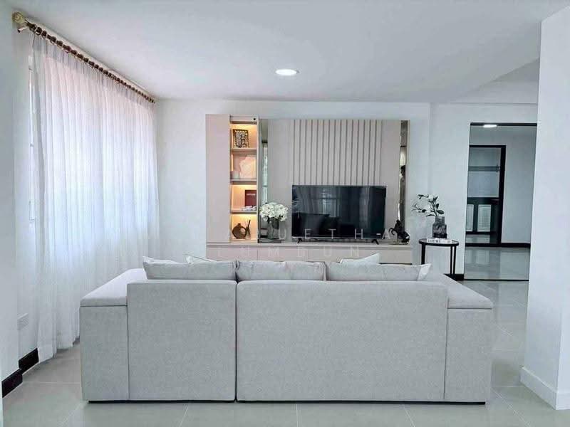 6-BR House, bangkok, Samsen Nok, Huai Khwang, Bangkok, 6 Bedrooms, 500 sqm, Single Detached House For Rent, by Woraruethai Klumbun, 500581263 - DDproperty.com