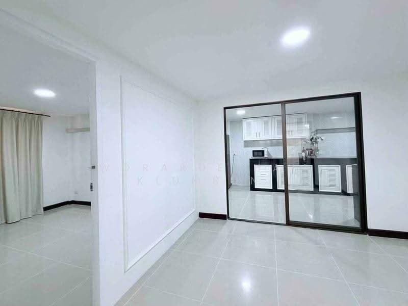 6-BR House, bangkok, Samsen Nok, Huai Khwang, Bangkok, 6 Bedrooms, 500 sqm, Single Detached House For Rent, by Woraruethai Klumbun, 500581263 - DDproperty.com