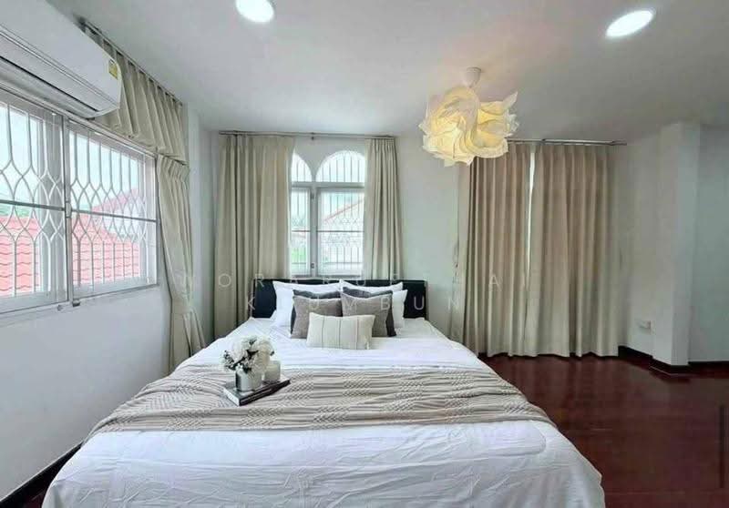 6-BR House, bangkok, Samsen Nok, Huai Khwang, Bangkok, 6 Bedrooms, 500 sqm, Single Detached House For Rent, by Woraruethai Klumbun, 500581263 - DDproperty.com