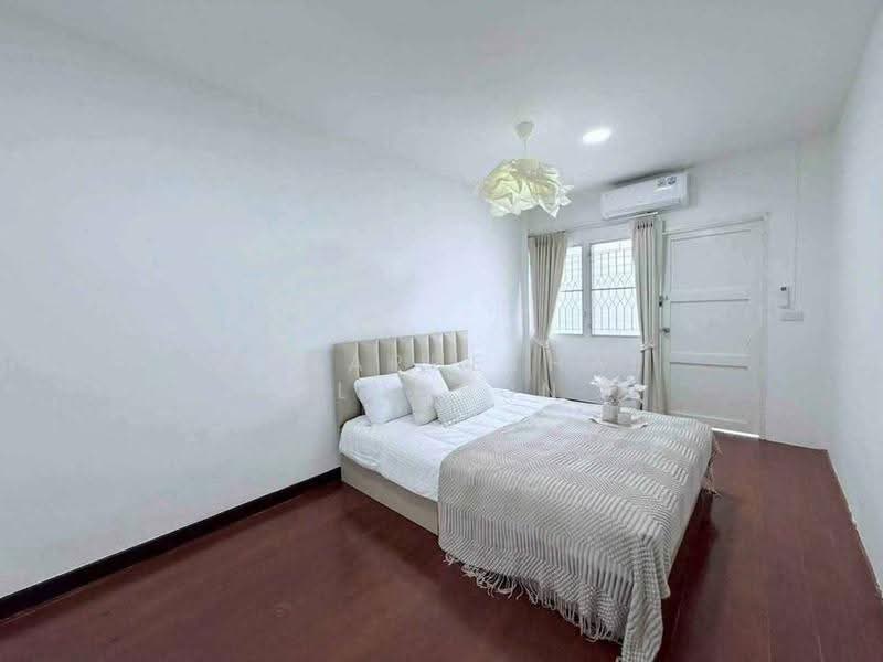 บ้าน 6-ห้องนอน, กรุงเทพ, สามเสนนอก, ห้วยขวาง, กรุงเทพ, 500 ตร.ม., บ้านเดี่ยว ให้เช่า, โดย Woraruethai Klumbun, 500581263 - DDproperty.com