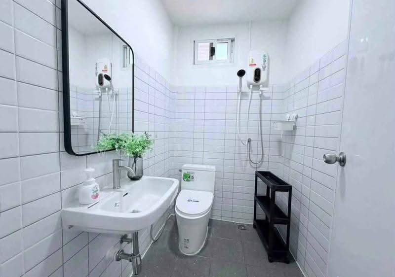 6-BR House, bangkok, Samsen Nok, Huai Khwang, Bangkok, 6 Bedrooms, 500 sqm, Single Detached House For Rent, by Woraruethai Klumbun, 500581263 - DDproperty.com