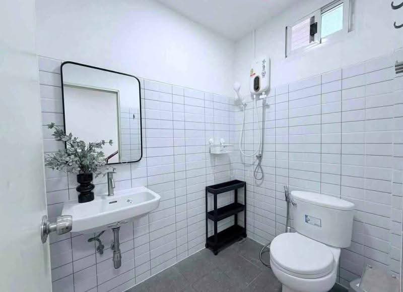 6-BR House, bangkok, Samsen Nok, Huai Khwang, Bangkok, 6 Bedrooms, 500 sqm, Single Detached House For Rent, by Woraruethai Klumbun, 500581263 - DDproperty.com