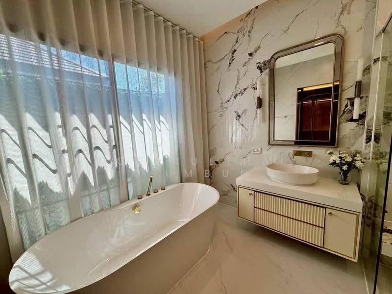 Nantawan Rama 9 - New Krungthepkreetha, bangkok, Saphan Sung, Bangkok, 4 Bedrooms, 302 sqm, Single Detached House For Rent, by Woraruethai Klumbun, 500581352 - DDproperty.com