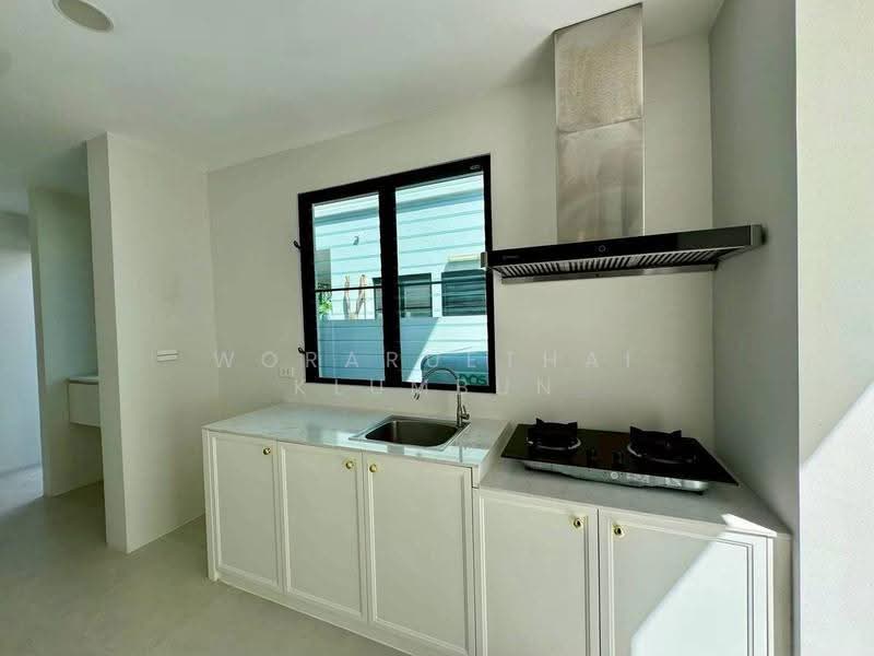 Nantawan Rama 9 - New Krungthepkreetha, bangkok, Saphan Sung, Bangkok, 4 Bedrooms, 302 sqm, Single Detached House For Rent, by Woraruethai Klumbun, 500581352 - DDproperty.com