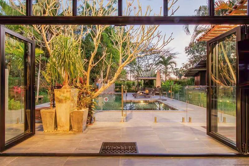 บ้านพร้อมสระว่ายน้ำและบ้านรับรอง 2 หลัง (รวม 5 ห้องนอน) ที่ตำบลน้ำแพร่ อำเภอหางดง, เชียงใหม่, น้ำแพร่, หางดง, เชียงใหม่, 1,320 ตร.ม., บ้านเดี่ยว ขาย, โดย เอลียาห์ ริดจ์ลี่ย์, 500581507 - DDproperty.com