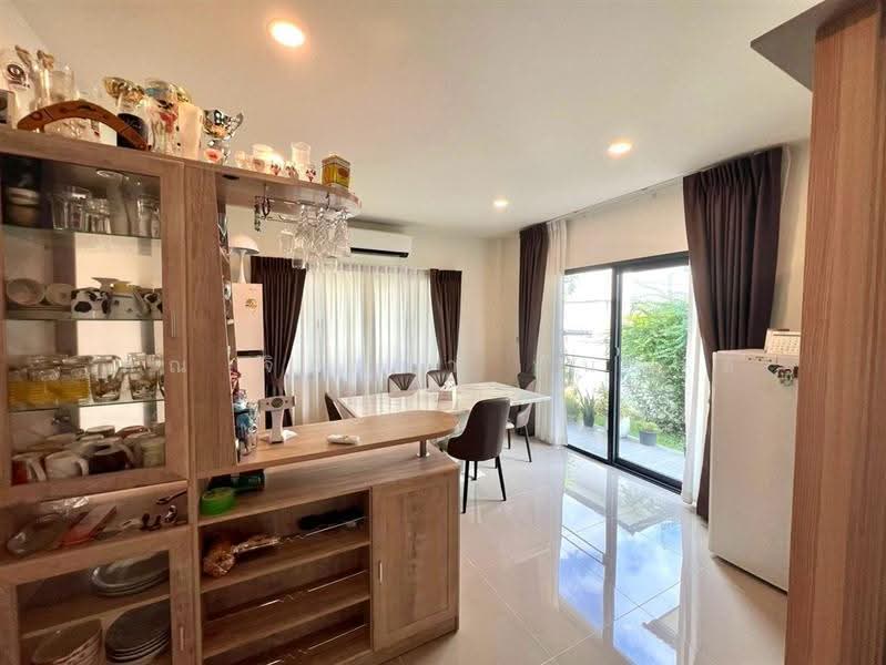 Centro Onnut-Suvarnabhumi : เซนโทร อ่อนนุช-สุวรรณภูมิ, สมุทรปราการ, ซอยกิ่งแก้ว 37, ราชาเทวะ, บางพลี, สมุทรปราการ, 200 ตร.ม., บ้านเดี่ยว ขาย, โดย คุณ จิดาภา พันธุกุล (แอม), 500581544 - DDproperty.com