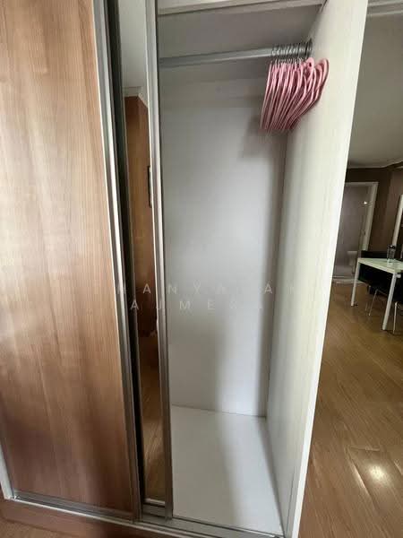 The Prague Condominium, Bangkok, 419 Damrong Rak Rd, Khlong Maha Nak, Pom Prap Sattru Phai, Bangkok, 1 Bedroom, 43 sqm, Condo For Rent, by Thanyalak Ajmera, 500581650 - DDproperty.com