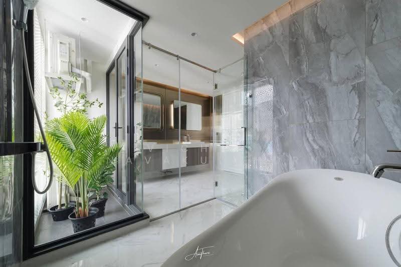 3-BR House, bangkok, Phra Kanong Nua, Watthana, Bangkok, 3 Bedrooms, 263 sqm, Single Detached House For Rent, by Vichai Annavakulthorn, 500581827 - DDproperty.com