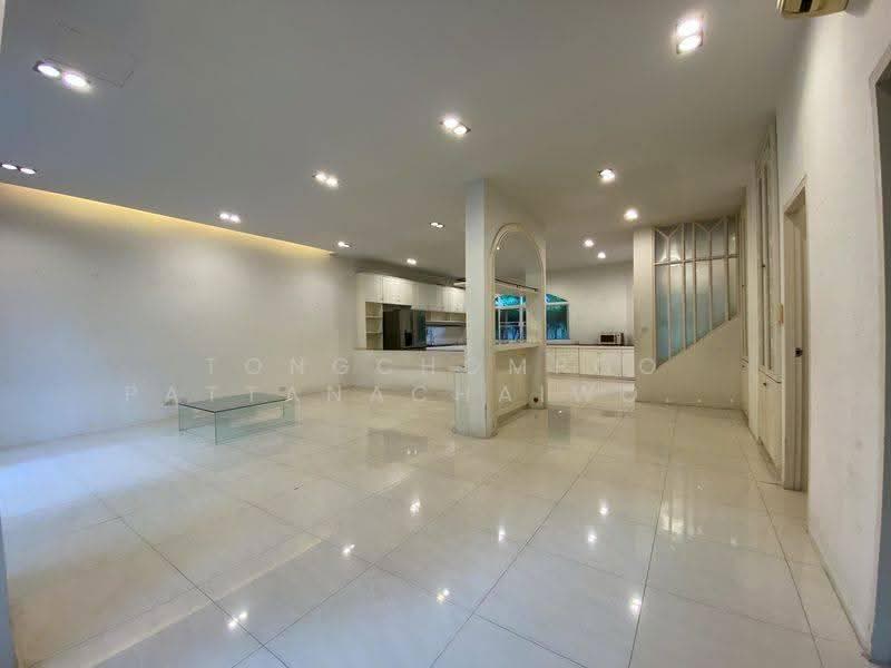 Prompak Gardens Condominium, bangkok, Sukhumvit, Khlongtoei Nua, Watthana, Bangkok, 3 Bedrooms, 350 sqm, Condo For Rent, by Tongchompoo Pattanachaiwongkoon, 500581851 - DDproperty.com