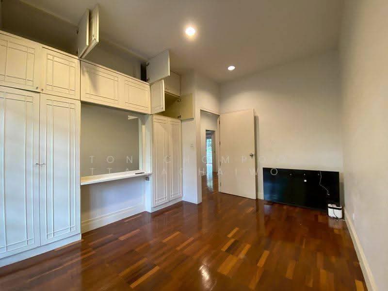 Prompak Gardens Condominium, bangkok, Sukhumvit, Khlongtoei Nua, Watthana, Bangkok, 3 Bedrooms, 350 sqm, Condo For Rent, by Tongchompoo Pattanachaiwongkoon, 500581851 - DDproperty.com
