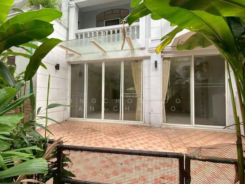 Prompak Gardens Condominium, bangkok, Sukhumvit, Khlongtoei Nua, Watthana, Bangkok, 3 Bedrooms, 350 sqm, Condo For Rent, by Tongchompoo Pattanachaiwongkoon, 500581851 - DDproperty.com