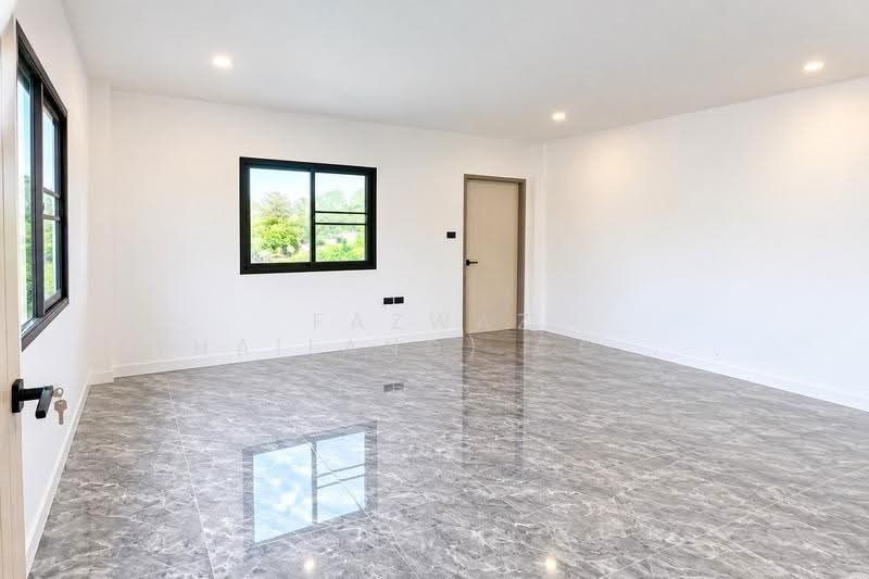 2BR House for Sale in Saphan Hin Phuket | 220 SqM Near Old Town, ฿3.89M, phuket, Wichit, Muang Phuket, Phuket, 2 Bedrooms, 220 sqm, Single Detached House For Sale, by Fazwaz (Thailand) Co., Ltd., 500581873 - DDproperty.com