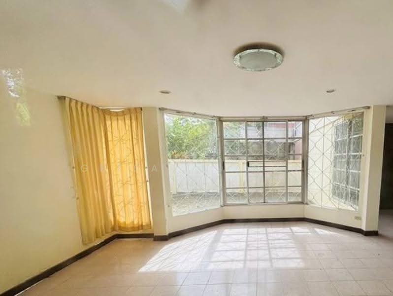 Royal Park Ville Suwinthawong, Bangkok, Suwinthawong Road, Lam Phak Chi, Nong Chok, Bangkok, 3 Bedrooms, 204 sqm, Single Detached House For Sale, by Getsarin Aron, 500581892 - DDproperty.com