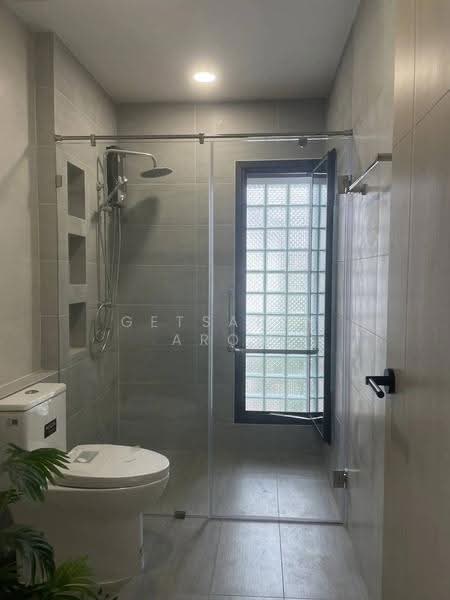 undefined, Bangkok, Nawamin, Bueng Kum, Bangkok, 3 Bedrooms, 250 sqm, Single Detached House For Rent, by Getsarin Aron, 500581902 - DDproperty.com
