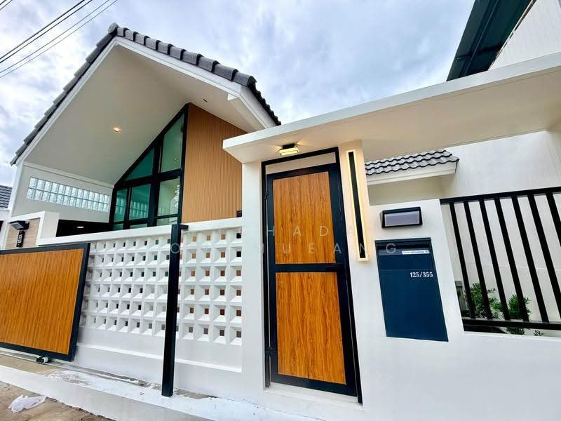 Baan Rock Garden By Pass Phuket 3, Phuket, Ratsada, Muang Phuket, Phuket, 3 Bedrooms, 152 sqm, Semi-Detached House (Twin House) For Sale, by Suchada Songmueang, 500581908 - DDproperty.com