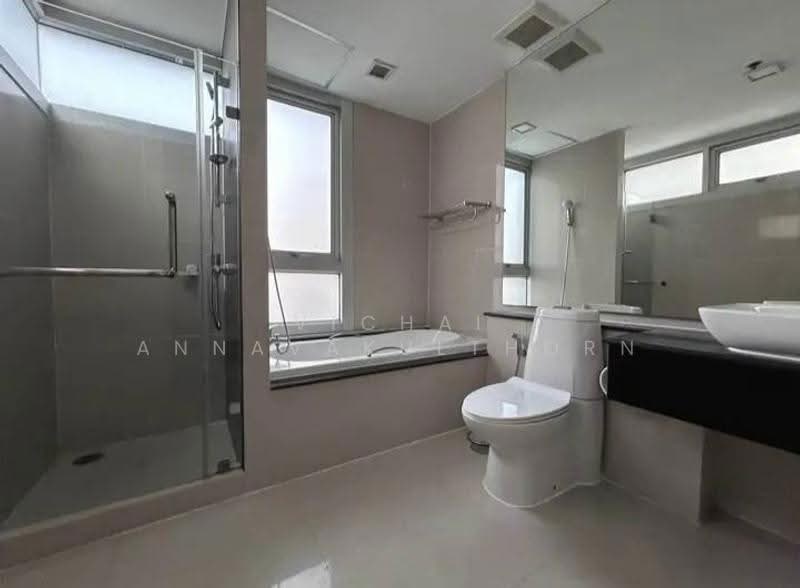 Nusasiri Grand, Bangkok, Soi Sukhumvit 42, Phra Kanong, Khlong Toei, Bangkok, 3 Bedrooms, 130 sqm, Condo For Rent, by Vichai Annavakulthorn, 500581946 - DDproperty.com