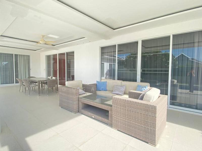 Falcon Hill, Prachuap Khiri Khan, Soi 102 Moo Baan Hua Na, Nong Kae, Hua Hin, Prachuap Khiri Khan, 4 Bedrooms, 220 sqm, Single Detached House For Rent, by Siwanon Gosachan, 500581965 - DDproperty.com