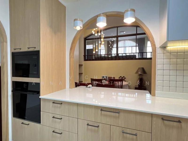 4-BR Townhouse, Bangkok, Chan Kasem, Chatuchak, Bangkok, 4 Bedrooms, 445 sqm, Townhouse For Rent, by Vichai Annavakulthorn, 500582070 - DDproperty.com