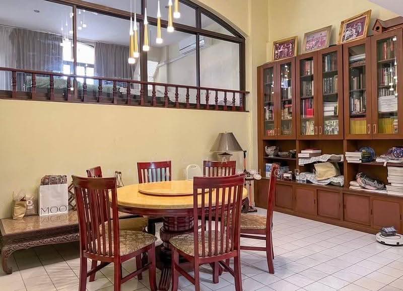 4-BR Townhouse, Bangkok, Chan Kasem, Chatuchak, Bangkok, 4 Bedrooms, 445 sqm, Townhouse For Rent, by Vichai Annavakulthorn, 500582070 - DDproperty.com
