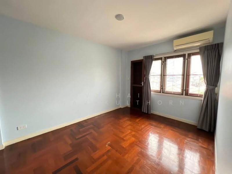 4-BR Townhouse, Bangkok, Chan Kasem, Chatuchak, Bangkok, 4 Bedrooms, 445 sqm, Townhouse For Rent, by Vichai Annavakulthorn, 500582070 - DDproperty.com