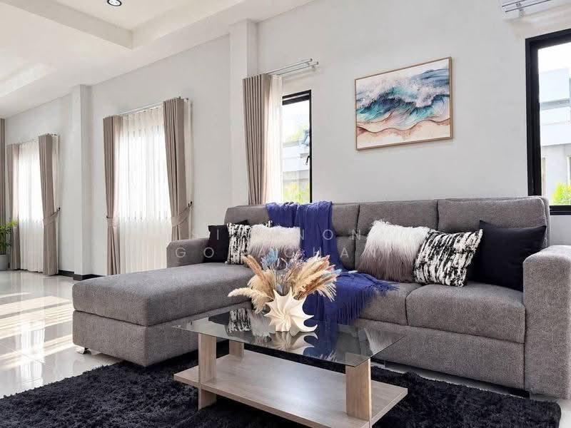 3-BR Villa, Chon Buri (Pattaya), Huai Yai, Bang Lamung (Pattaya), Chon Buri (Pattaya), 3 Bedrooms, 200 sqm, Villa For Sale, by Siwanon Gosachan, 500582145 - DDproperty.com