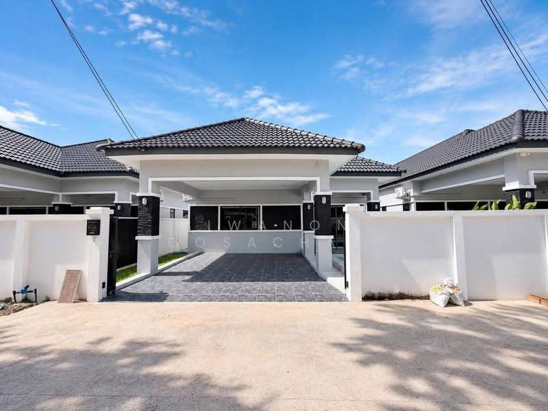 3-BR Villa, Chon Buri (Pattaya), Huai Yai, Bang Lamung (Pattaya), Chon Buri (Pattaya), 3 Bedrooms, 200 sqm, Villa For Sale, by Siwanon Gosachan, 500582145 - DDproperty.com