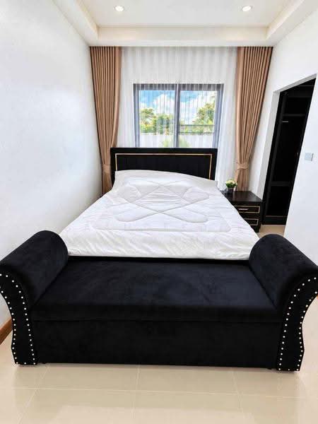 A house for rent near Kad Farang, Chiang Mai Rental Price: 89,000 THB / month Property ID No.14H1150, chiang-mai, Ban Waen, Hang Dong, Chiang Mai, 4 Bedrooms, 240 sqm, Single Detached House For Rent, by Baandeedee Chiangmai, 500582188 - DDproperty.com