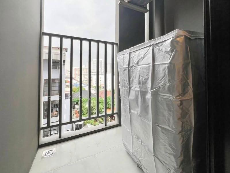 Chewathai Pinklao, Bangkok, Arun Amarin Road, Bang Yi Khan, Bang Phlat, Bangkok, 1 Bedroom, 30 sqm, Condo For Rent, by Getsarin Aron, 500582219 - DDproperty.com