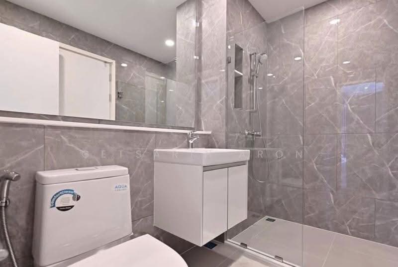 Mazarine Ratchayothin, Bangkok, Soi Phahonyothin 30, Phahonyothin Road, Chan Kasem, Chatuchak, Bangkok, 1 Bedroom, 43 sqm, Condo For Rent, by Getsarin Aron, 500582397 - DDproperty.com