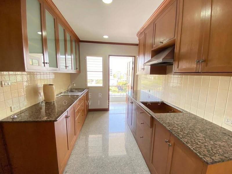 SCC Residence, Bangkok, 42/3 Soi Sukhumvit 31, Khlong Tan Nua, Watthana, Bangkok, 3 Bedrooms, 240 sqm, Apartment For Rent, by Teeranant Chonwisaikajon, 500582435 - DDproperty.com