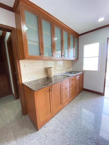 SCC Residence, Bangkok, 42/3 Soi Sukhumvit 31, Khlong Tan Nua, Watthana, Bangkok, 3 Bedrooms, 240 sqm, Apartment For Rent, by Teeranant Chonwisaikajon, 500582435 - DDproperty.com