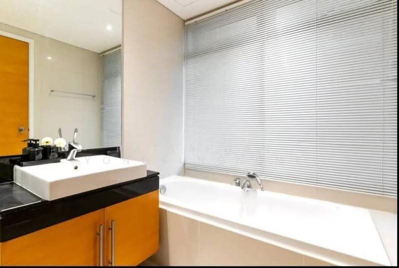 Fullerton Sukhumvit, Bangkok, Sukhumvit Road, Khlong Tan Nua, Watthana, Bangkok, 2 Bedrooms, 96 sqm, Condo For Rent, by Pattaporn Yongsungnone, 500582545 - DDproperty.com