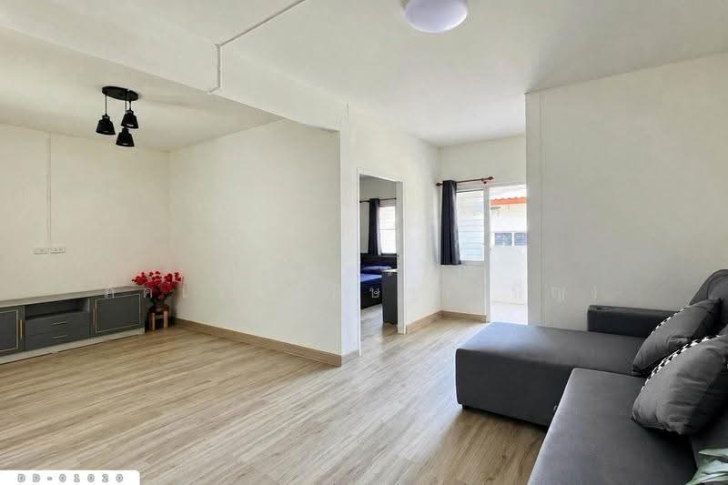 Baan Ua-Athorn Sema Fa Khram, Pathum Thani, Khu Khot, Lam Luk Ka, Pathum Thani, 1 Bedroom, 32 sqm, Condo For Sale, by Benchawarin Pakkawetppisit, 500582759 - DDproperty.com