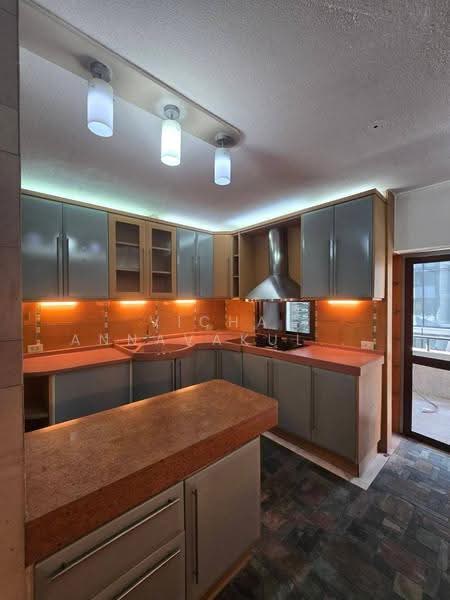 Sithakarn Condominium, Bangkok, 19 22 Chit Lom Alley, Lumphini, Pathum Wan, Bangkok, 2 Bedrooms, 245 sqm, Condo For Rent, by Vichai Annavakulthorn, 500582981 - DDproperty.com