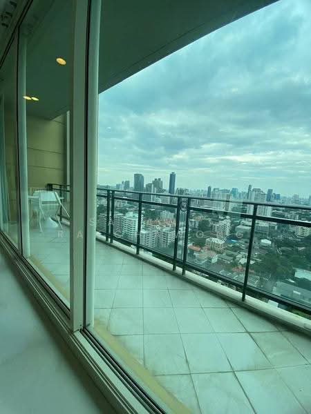 Royce Private Residences, Bangkok, 61 Soi Sukhumvit 31, Khlongtoei Nua, Watthana, Bangkok, 2 Bedrooms, 112 sqm, Condo For Rent, by Sarawut Ratchawong, 500583101 - DDproperty.com