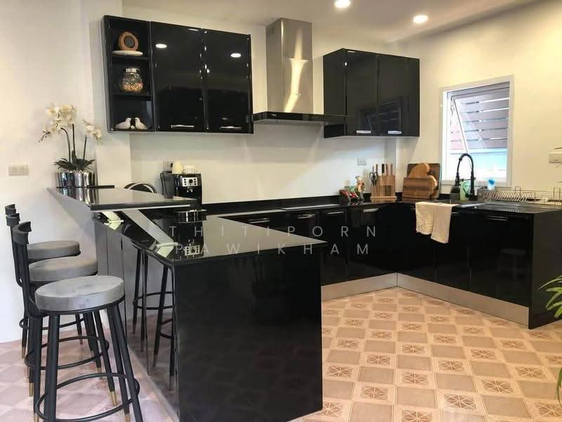 4-BR House, Surat Thani, Bang Kung, Muang Surat Thani, Surat Thani, 4 Bedrooms, 325 sqm, Single Detached House For Sale, by Thitiporn Pawikham, 500583185 - DDproperty.com